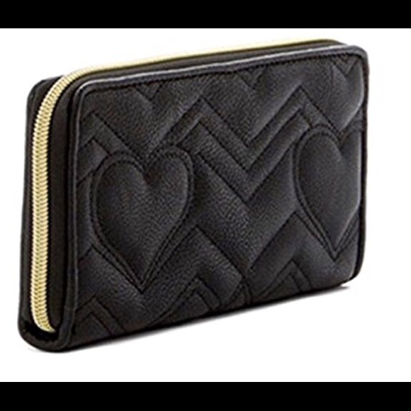 ❤️❤️SOLD!❤️❤️Betsey Johnson Black & Ivory set - Picture 7 of 8